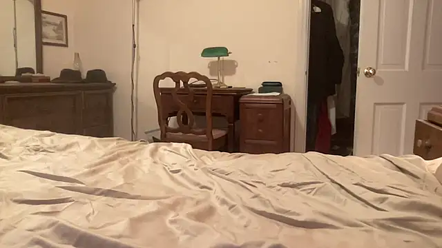 Snapshot of zack_brown chatting on September 10, 2025, 12:16 pm zack brown online show from September 10, 2025, 12:16 pm