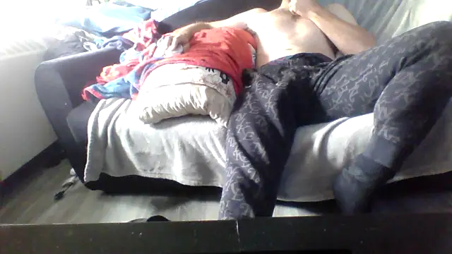 Snapshot of maccdaddy87 chatting on September 18, 2025, 4:42 pm maccdaddy87 online show from September 18, 2025, 4:42 pm