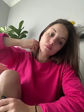 AmiLavs online show from December 15, 2025, 11:14 am