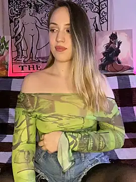 Snapshot of Emily_the_temptress_ chatting on January 11, 2025, 7:39 am Emily the temptress online show from January 11, 2025, 7:39 am