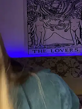 Snapshot of Emily_the_temptress_ chatting on January 31, 2025, 3:52 am Emily the temptress online show from January 31, 2025, 3:52 am