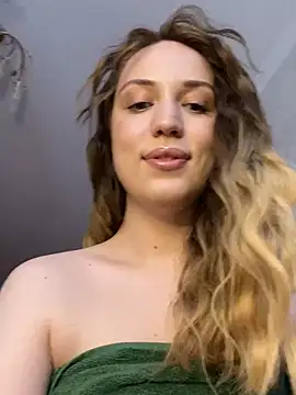 Snapshot of Emily_the_temptress_ chatting on March 13, 2025, 6:37 am Emily the temptress online show from March 13, 2025, 6:37 am