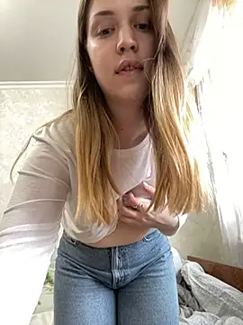 Snapshot of Emily_the_temptress_ chatting on March 15, 2025, 8:58 am Emily the temptress online show from March 15, 2025, 8:58 am