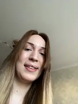 Snapshot of Emily_the_temptress_ chatting on March 23, 2025, 5:43 am Emily the temptress online show from March 23, 2025, 5:43 am