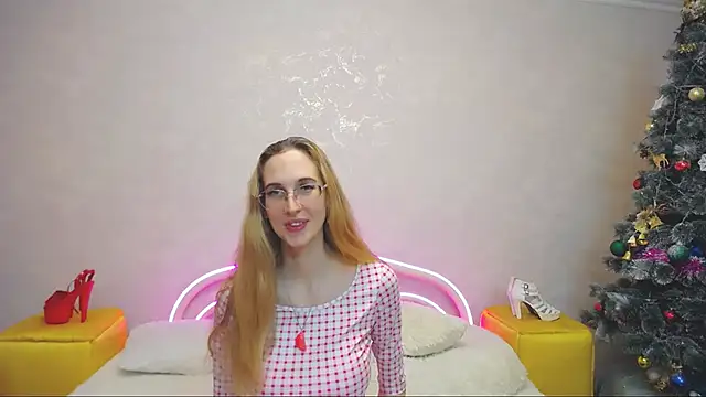 Snapshot of KlaryBrait chatting on January 9, 2025, 5:33 pm KlaryBrait online show from January 9, 2025, 5:33 pm