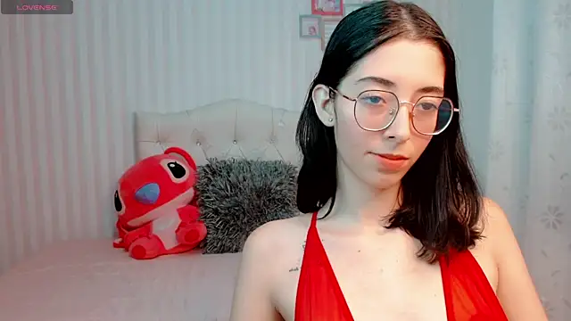 brooklove doll online show from January 17, 2025, 9:39 pm