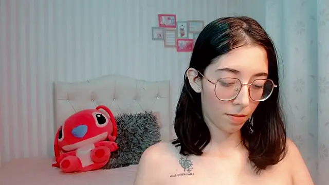 brooklove doll online show from January 21, 2025, 5:05 am