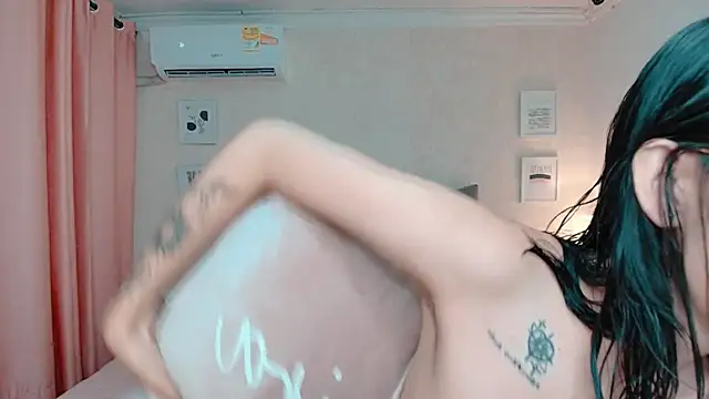 brooklove doll online show from January 31, 2025, 7:08 pm