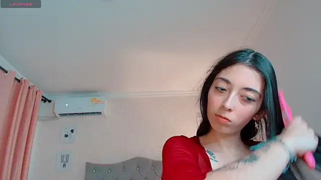 brooklove doll online show from November 3, 2025, 9:48 pm