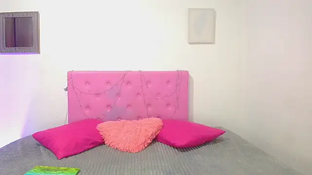 Snapshot of issa_kitty chatting on February 1, 2025, 5:16 pm issa kitty online show from February 1, 2025, 5:16 pm