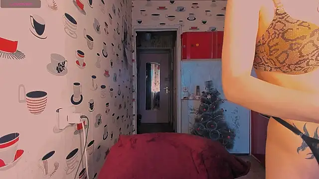 the perfectgirl online show from December 20, 2024, 10:05 am