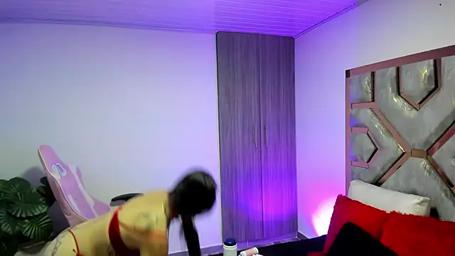 BRITHANY SPARK online show from February 6, 2025, 7:18 pm