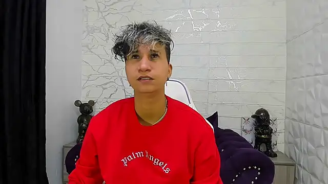 Snapshot of Im_Milan_Rs chatting on February 19, 2025, 12:14 am Im Milan Rs online show from February 19, 2025, 12:14 am
