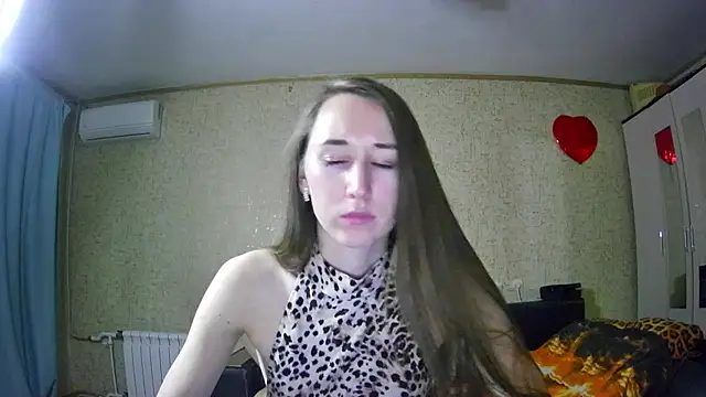 Snapshot of --Model--2 chatting on December 8, 2024, 12:29 am --Model--2 online show from December 8, 2024, 12:29 am