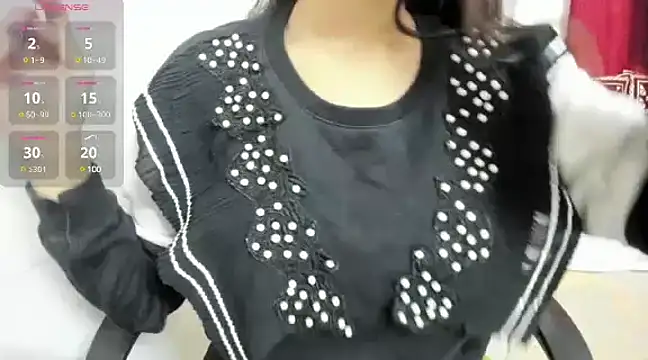 Snapshot of Reika_01 chatting on February 12, 2025, 9:10 am Reika 01 online show from February 12, 2025, 9:10 am