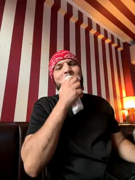 Snapshot of Gasc_1992 chatting on November 13, 2025, 8:41 pm Gasc 1992 online show from November 13, 2025, 8:41 pm