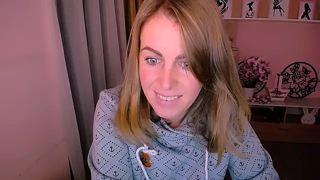 Hot Milady online show from December 4, 2024, 7:50 am