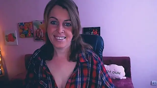 Hot Milady online show from February 14, 2025, 7:59 am