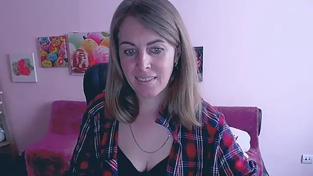 Hot Milady online show from March 5, 2025, 8:21 am