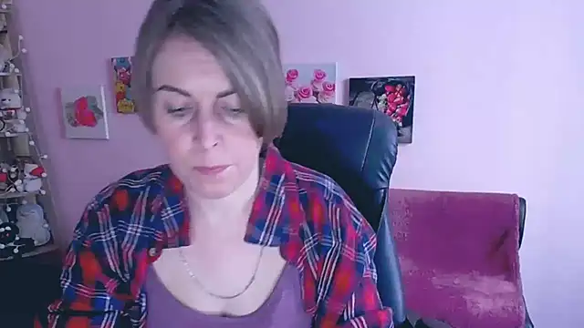 Hot Milady online show from March 7, 2025, 8:02 am