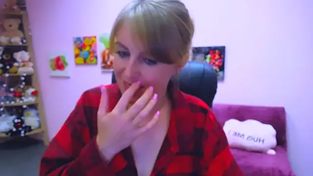 Hot Milady online show from September 23, 2025, 7:11 am