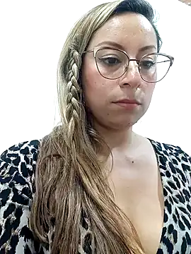 Snapshot of Katalina_S3xy chatting on January 28, 2025, 3:35 pm Katalina S3xy online show from January 28, 2025, 3:35 pm