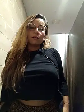 Snapshot of Katalina_S3xy chatting on February 19, 2025, 8:31 pm Katalina S3xy online show from February 19, 2025, 8:31 pm