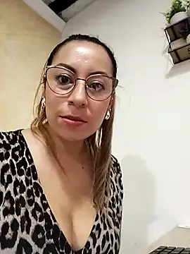 Snapshot of Katalina_S3xy chatting on February 20, 2025, 5:18 pm Katalina S3xy online show from February 20, 2025, 5:18 pm