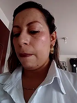 Snapshot of Katalina_S3xy chatting on October 3, 2025, 1:08 pm Katalina S3xy online show from October 3, 2025, 1:08 pm