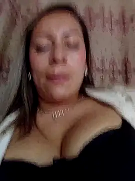 Snapshot of Katalina_S3xy chatting on October 11, 2025, 8:40 pm Katalina S3xy online show from October 11, 2025, 8:40 pm