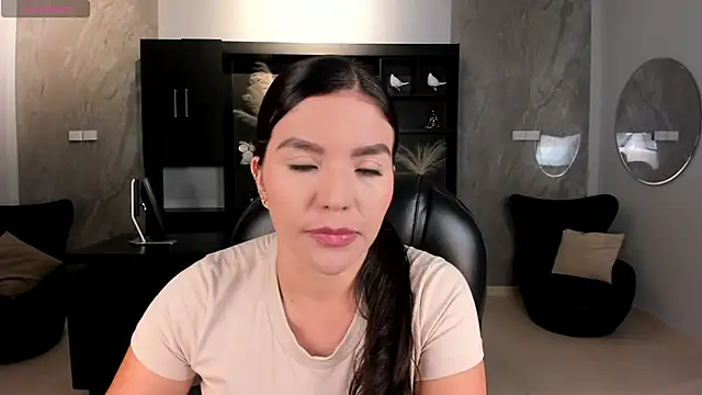 Snapshot of ValeriaRoldanX chatting on October 26, 2025, 11:09 pm ValeriaRoldanX online show from October 26, 2025, 11:09 pm