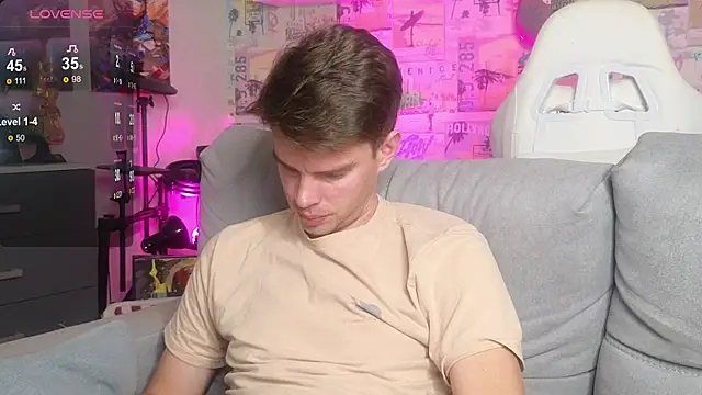 Snapshot of Mike_Burn chatting on November 4, 2025, 4:06 pm Mike Burn online show from November 4, 2025, 4:06 pm