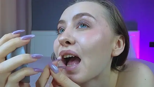 Snapshot of Your_Auggie chatting on November 29, 2025, 9:01 am Your Auggie online show from November 29, 2025, 9:01 am