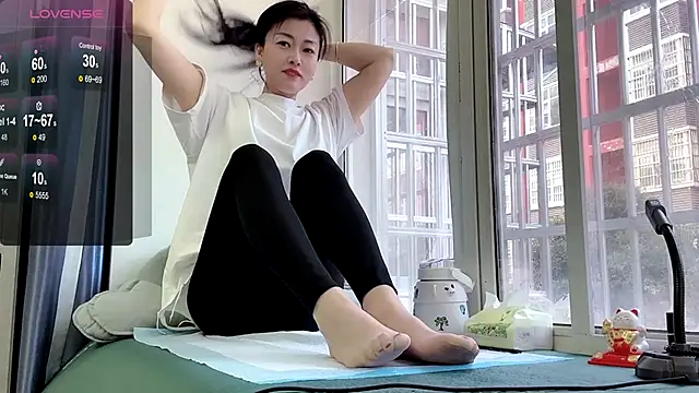 QianF-666 online show from February 24, 2025, 2:19 am