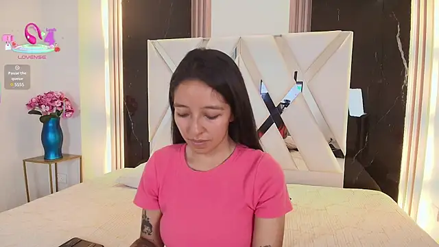 Snapshot of Valery_wang chatting on March 1, 2025, 3:05 pm Valery wang online show from March 1, 2025, 3:05 pm