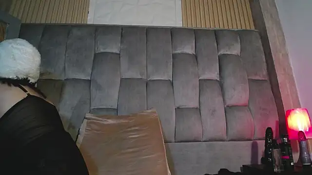 kittyhouse hs online show from February 12, 2025, 6:08 am