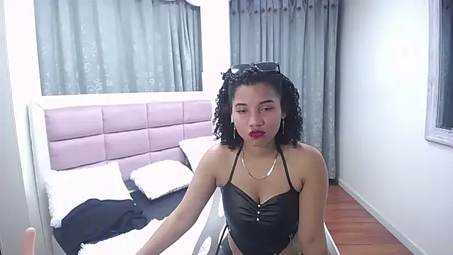 Snapshot of Mayaa_ross chatting on February 26, 2025, 5:42 am Mayaa ross online show from February 26, 2025, 5:42 am