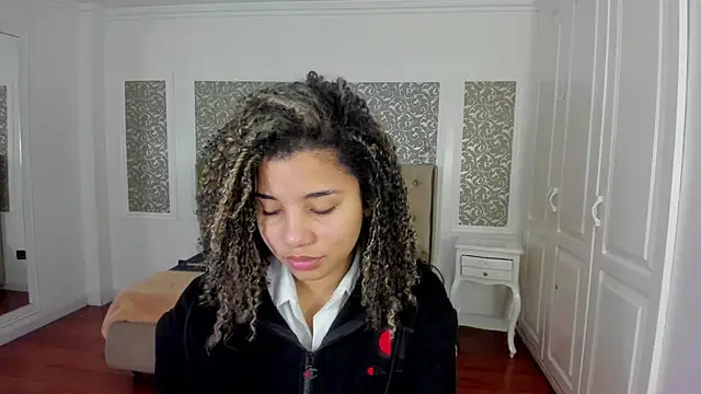Snapshot of Mayaa_ross chatting on September 12, 2025, 1:38 am Mayaa ross online show from September 12, 2025, 1:38 am