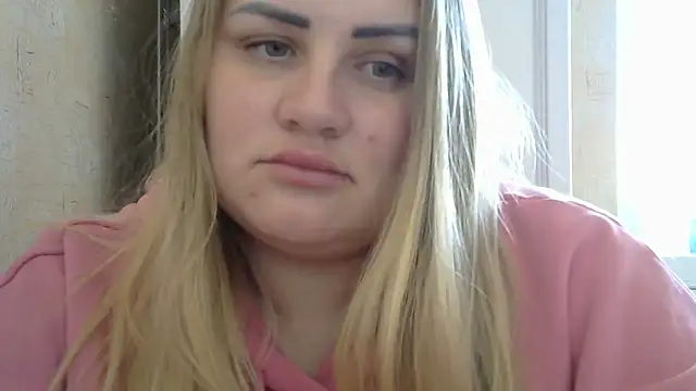 Snapshot of Honeydew-Waves chatting on February 17, 2025, 11:44 am Honeydew-Waves online show from February 17, 2025, 11:44 am