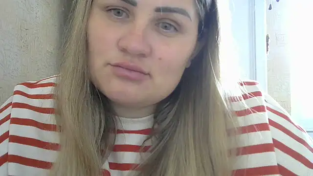 Snapshot of Honeydew-Waves chatting on October 15, 2025, 8:58 am Honeydew-Waves online show from October 15, 2025, 8:58 am