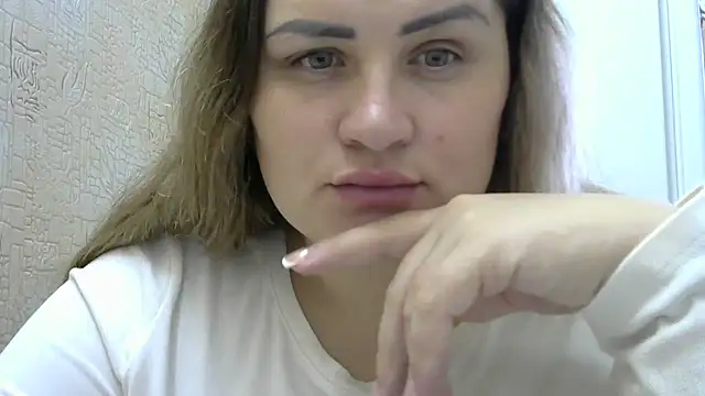 Snapshot of Honeydew-Waves chatting on November 27, 2025, 7:54 am Honeydew-Waves online show from November 27, 2025, 7:54 am