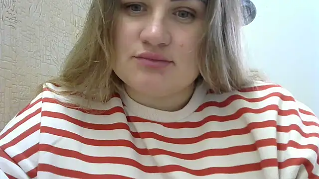 Snapshot of Honeydew-Waves chatting on November 28, 2025, 8:28 am Honeydew-Waves online show from November 28, 2025, 8:28 am