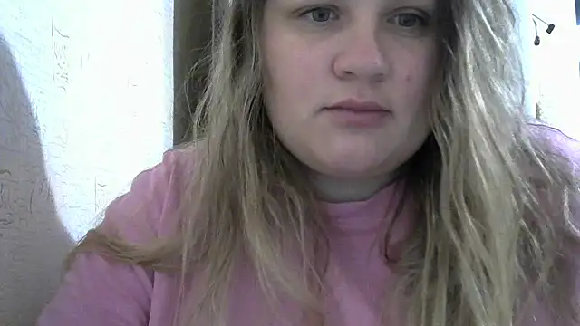 Snapshot of Honeydew-Waves chatting on December 14, 2025, 4:18 am Honeydew-Waves online show from December 14, 2025, 4:18 am