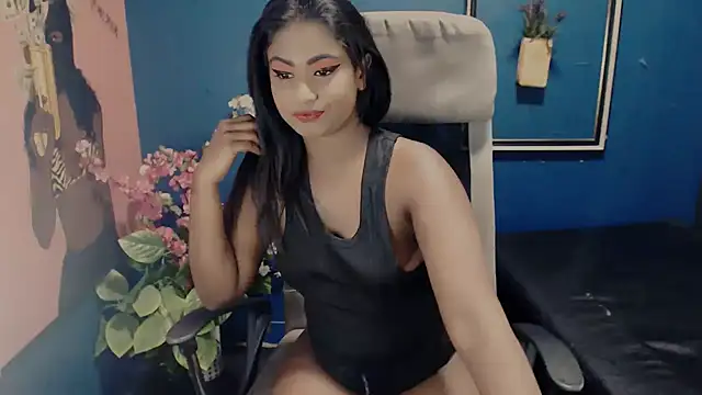 Snapshot of Littleindianmilf chatting on September 18, 2025, 9:44 am Littleindianmilf online show from September 18, 2025, 9:44 am