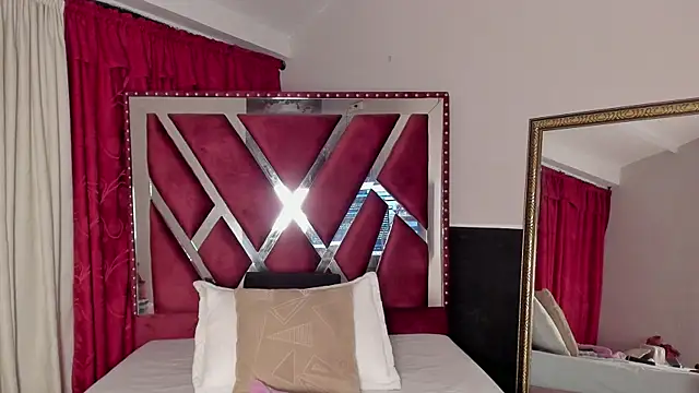 MicaelaHot  online show from November 2, 2025, 3:20 am