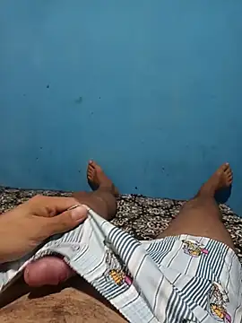 Snapshot of 1995eduardo chatting on February 6, 2025, 1:38 am 1995eduardo online show from February 6, 2025, 1:38 am