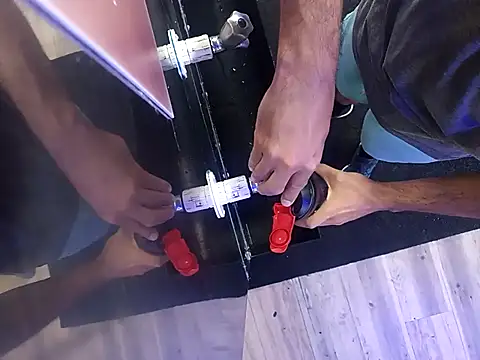 Snapshot of 1995eduardo chatting on September 28, 2025, 1:16 pm 1995eduardo online show from September 28, 2025, 1:16 pm