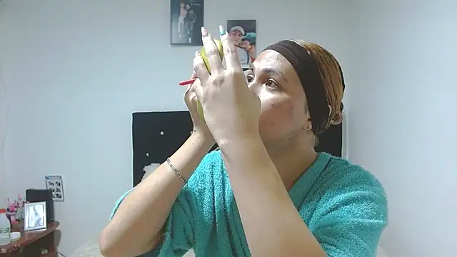 giuliana andrade online show from October 21, 2025, 11:38 pm