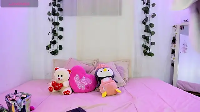 catalina and roger online show from October 8, 2025, 9:34 pm