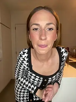 lola tentatiion online show from February 23, 2025, 8:44 pm